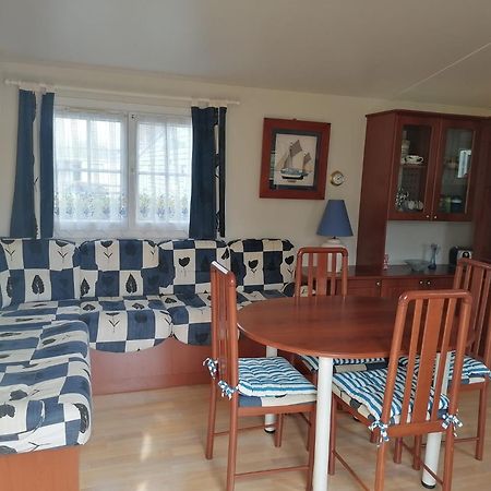 Mobil-Home Dans Camping Municipal Kermaria-Sulard Exteriör bild