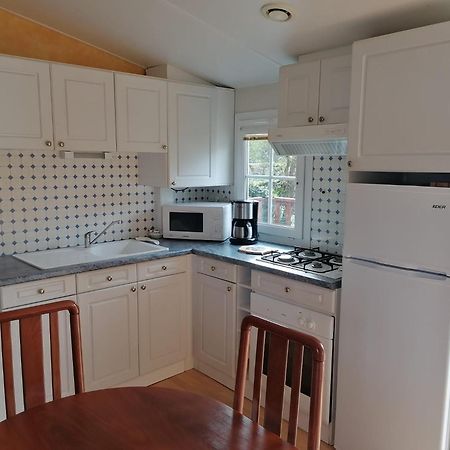 Mobil-Home Dans Camping Municipal Kermaria-Sulard Exteriör bild