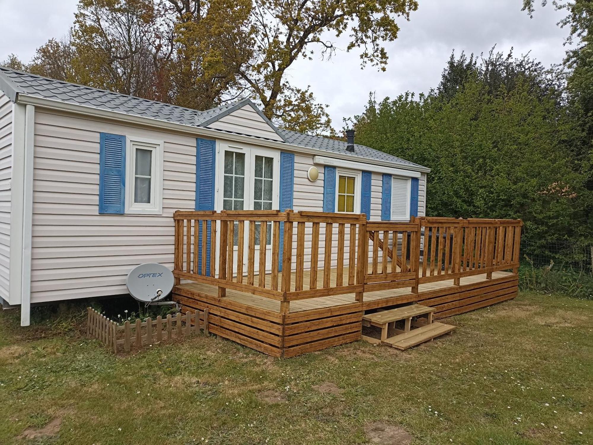 Mobil-Home Dans Camping Municipal Kermaria-Sulard Exteriör bild